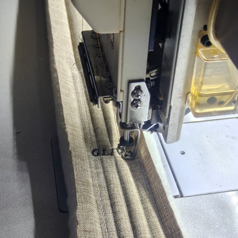 Mattress border seam detail during production